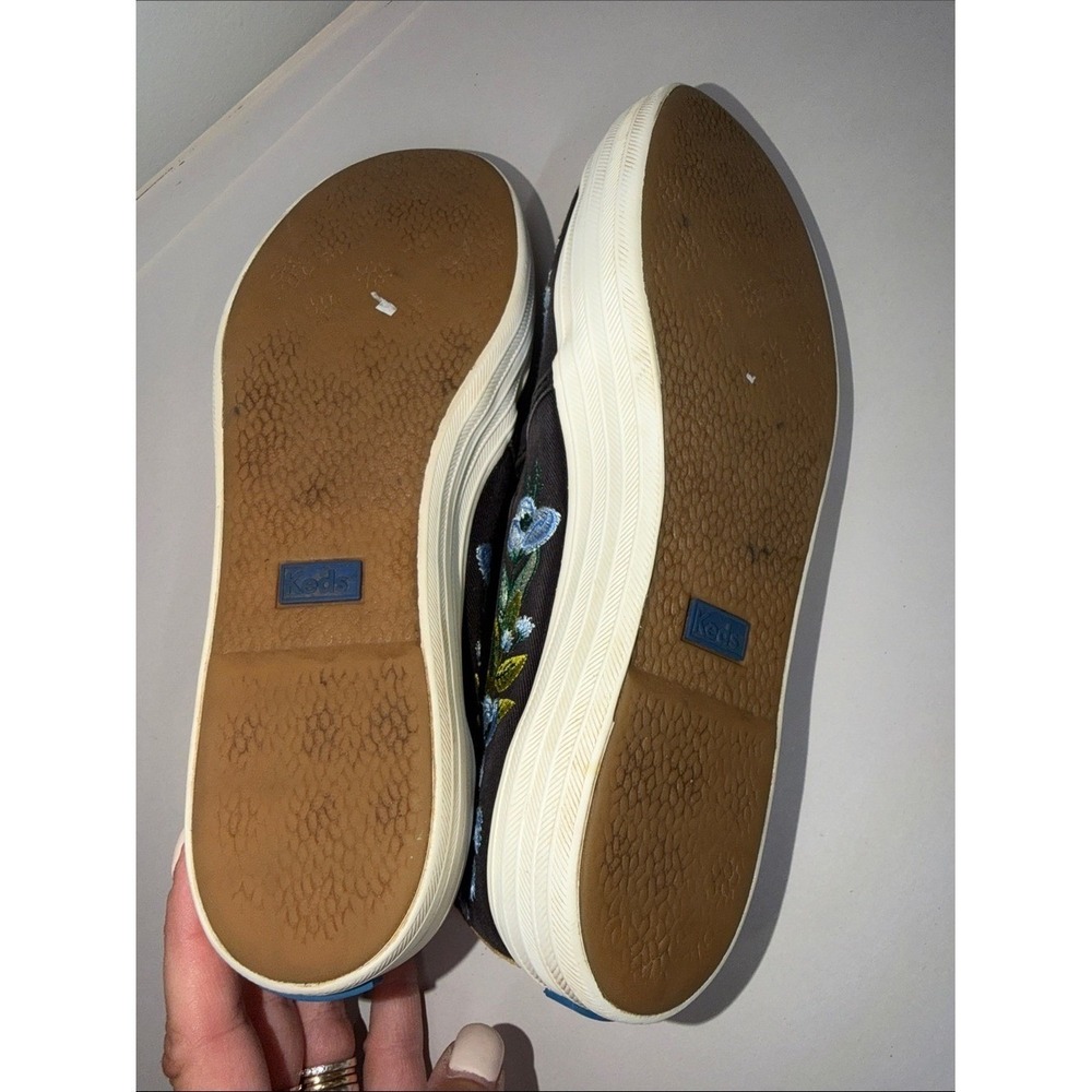Floral Embroidered Slip-On Sneakers - Black - Picture 6 of 7